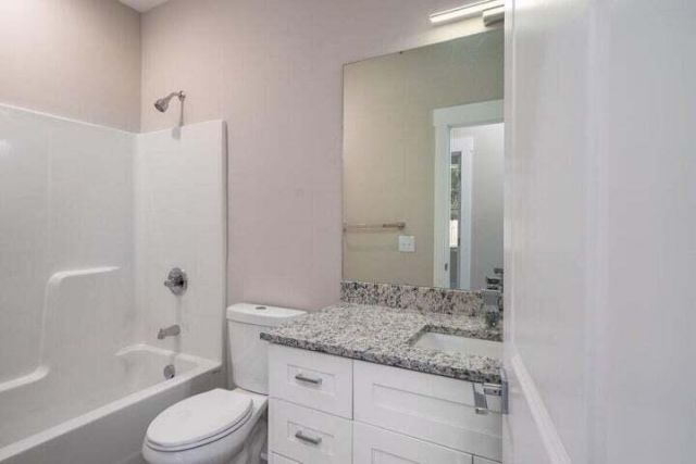 2690 Henry Street Photo 41