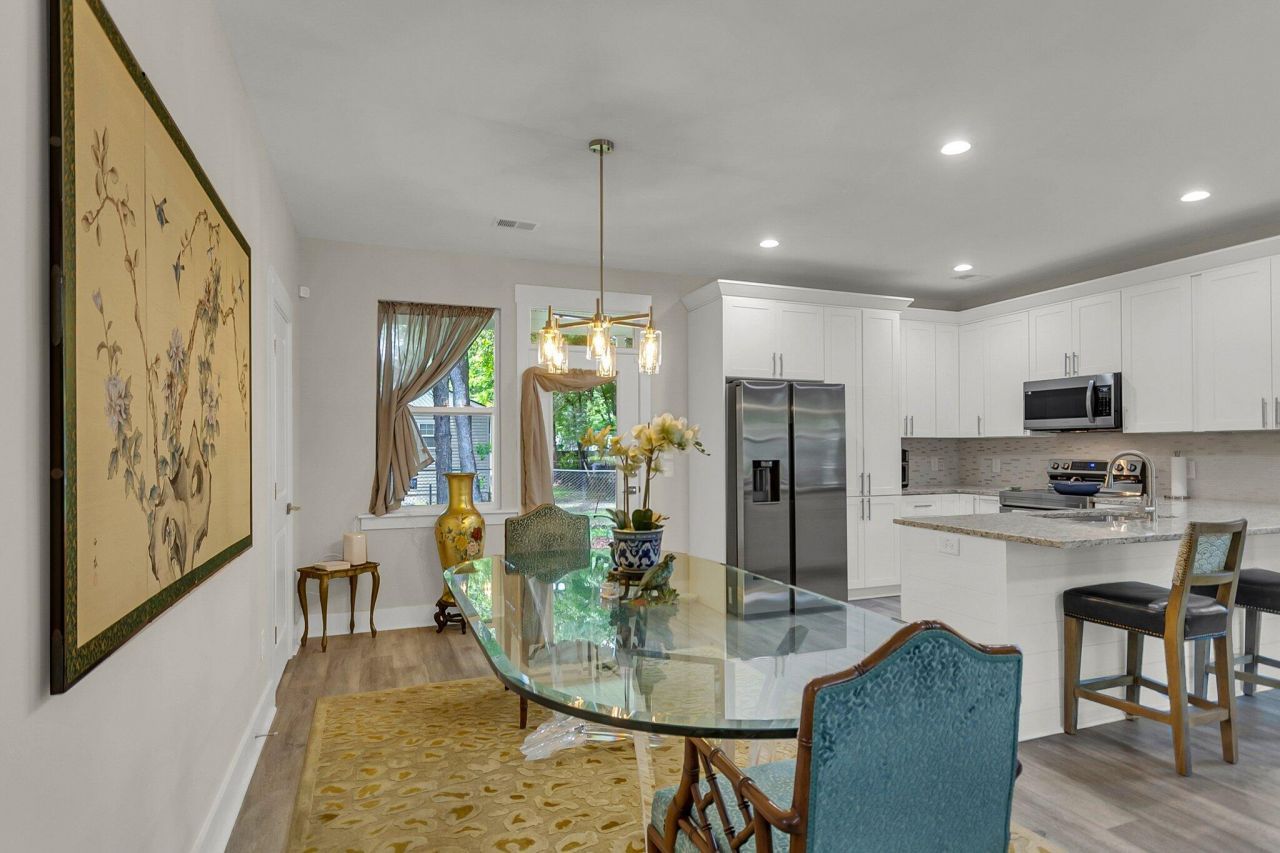 2690 Henry Street Photo 6