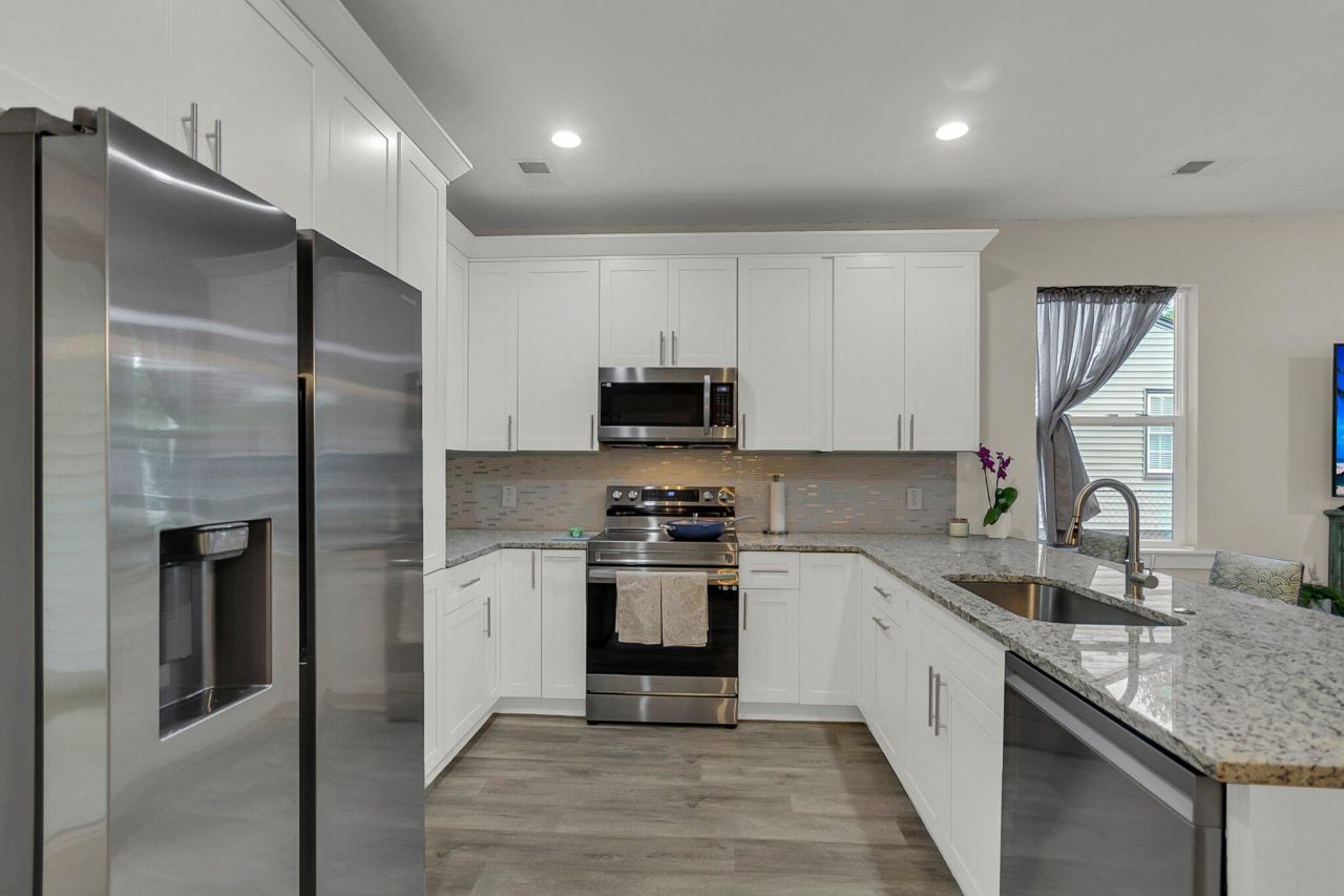 2690 Henry Street Photo 7