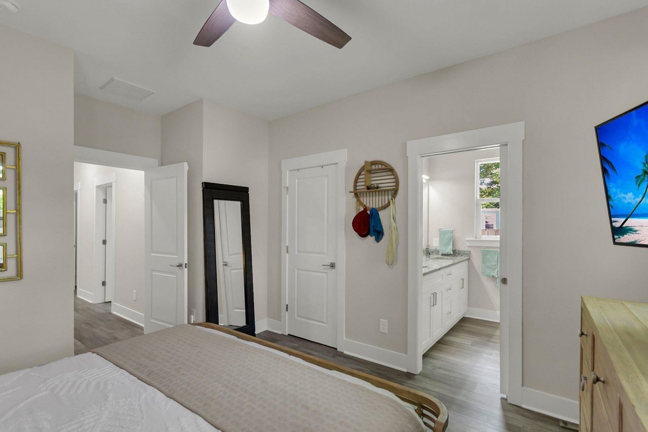 2690 Henry Street Photo 8