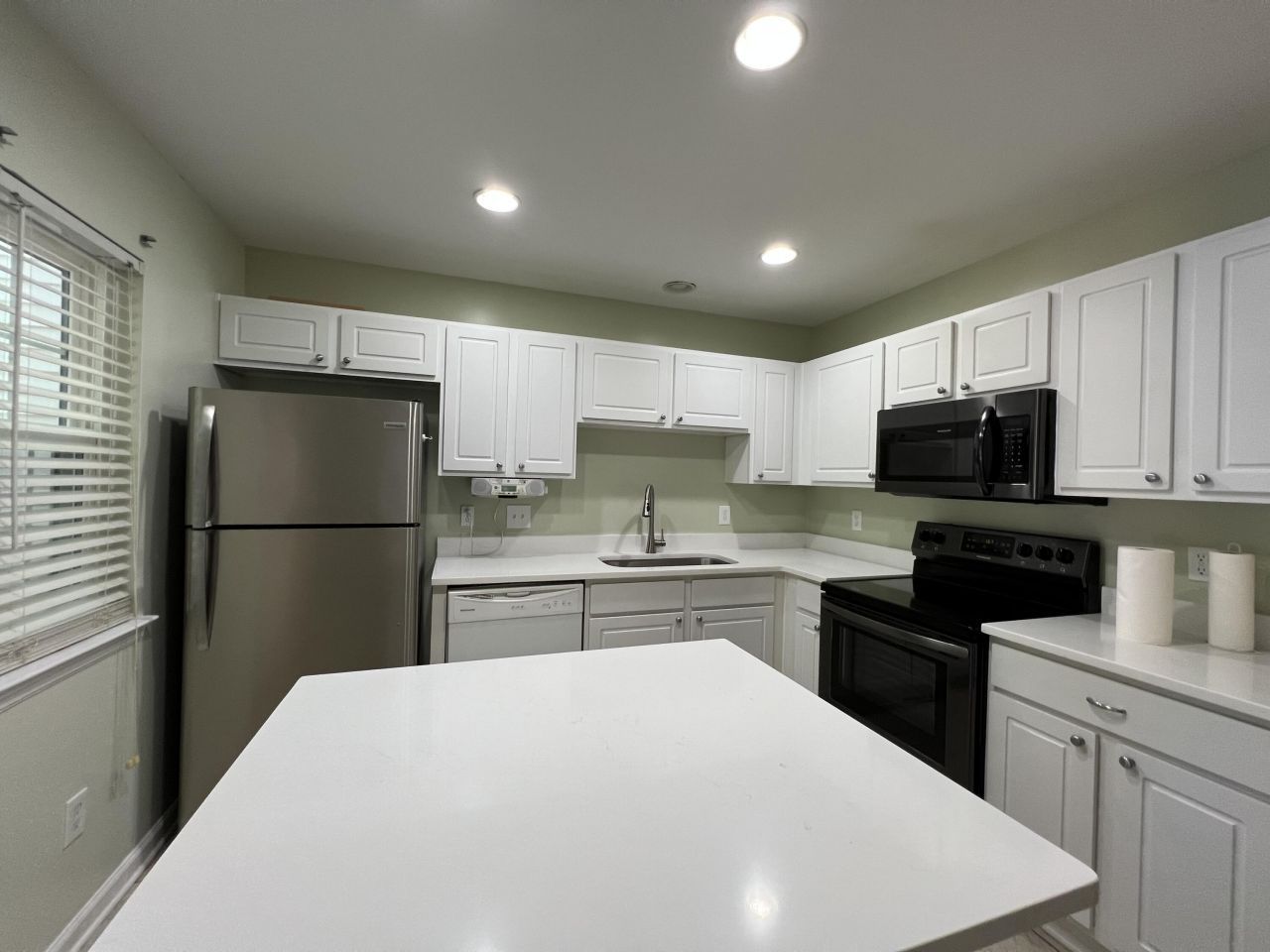 8064 Shadow Oak Drive Photo 4