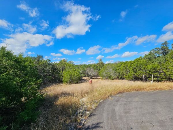 6800 Buckboard CV, Leander, TX 78645