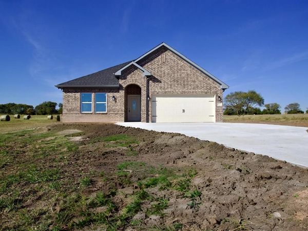1948 County Road 1255, Savoy, TX 75479