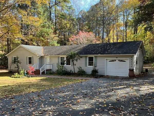 904 Oak Lane, KILMARNOCK, VA 22482