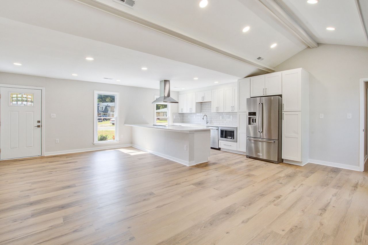 5031 Foxwood Drive Photo 10