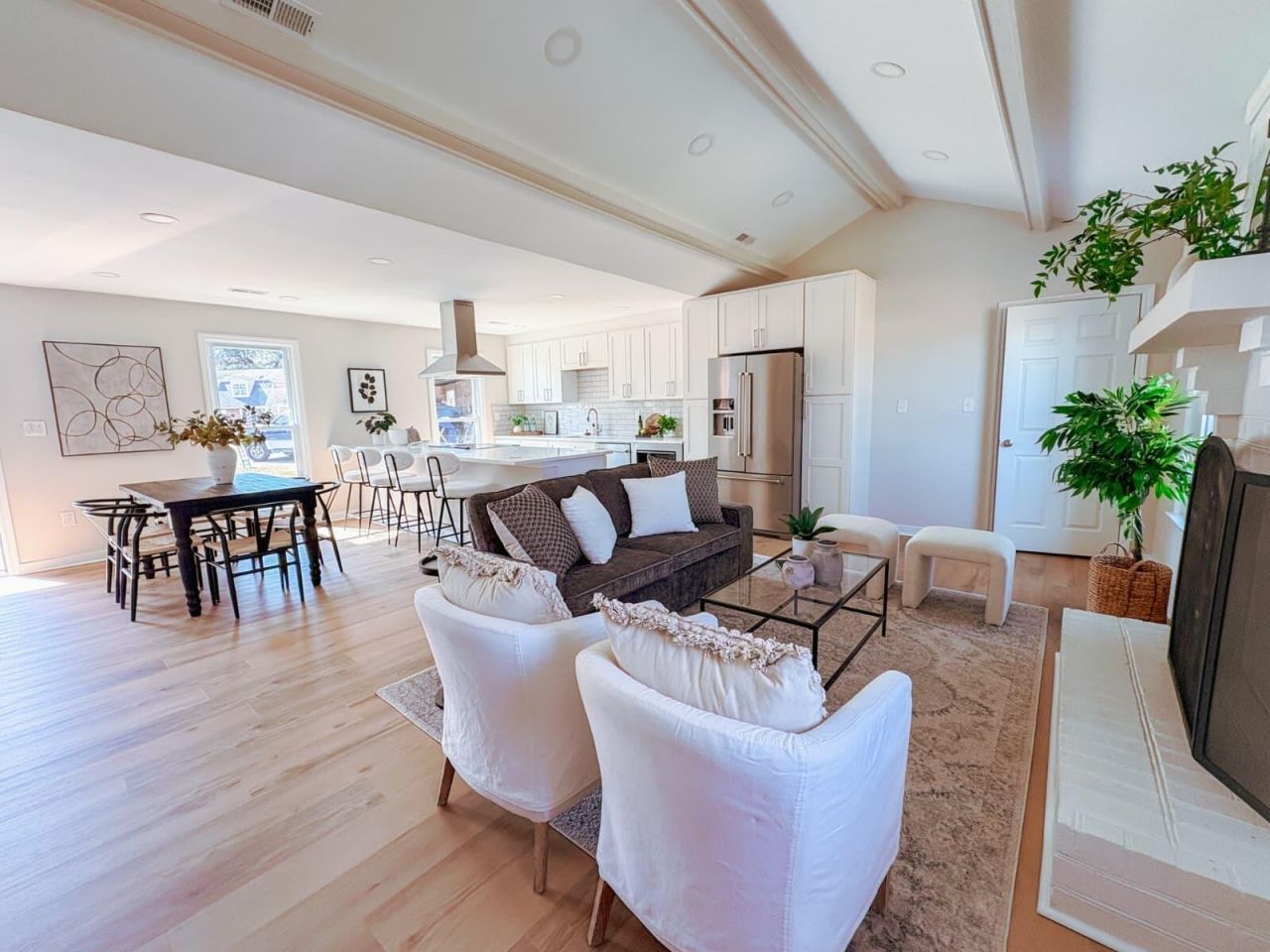 5031 Foxwood Drive Photo 5