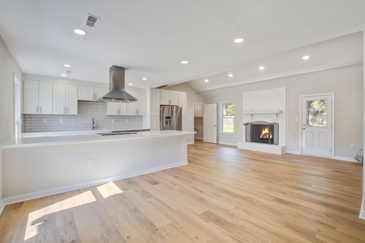 5031 Foxwood Drive Photo 9