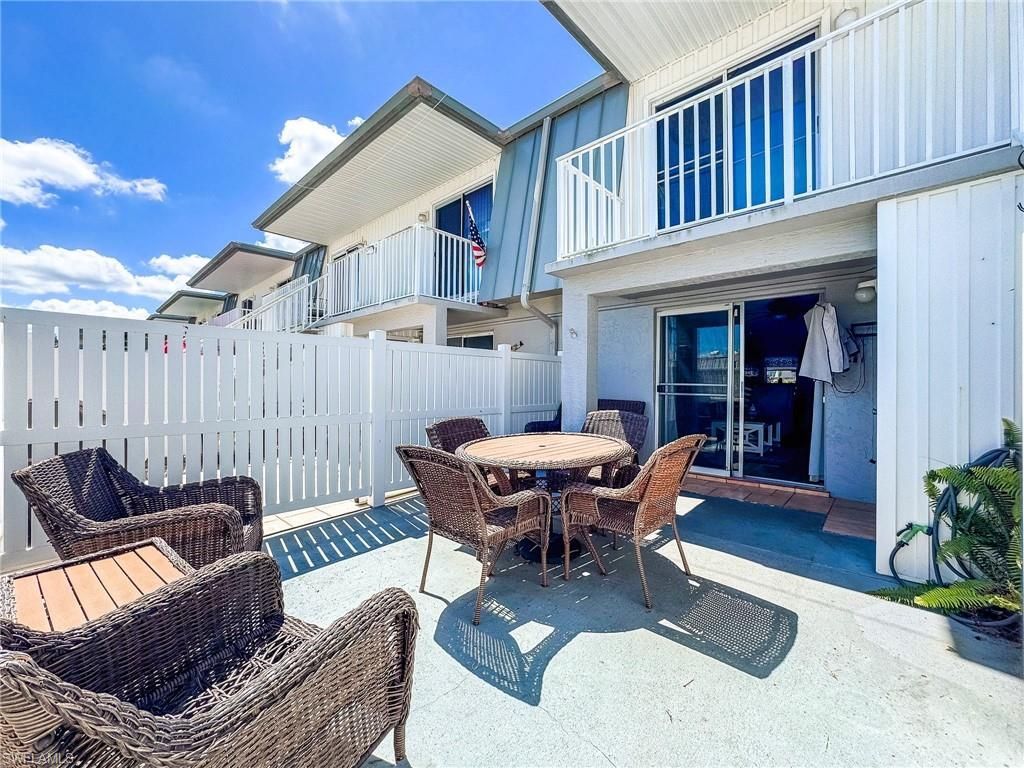 6777 Winkler Rd, Unit D 150, Fort Myers, FL 33919 Photo