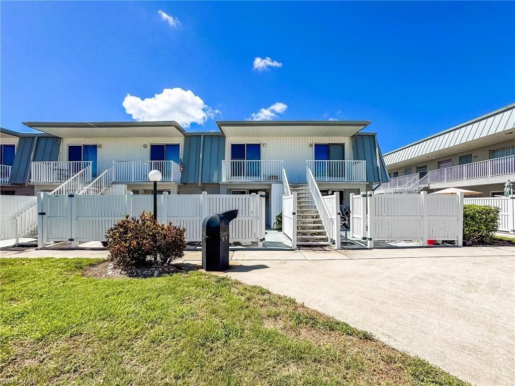 6777 Winkler Rd, Unit D 150, Fort Myers, FL 33919 Photo
