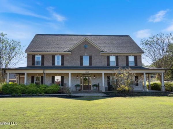 2597 Oak Manor Drive, Hernando, MS 38632