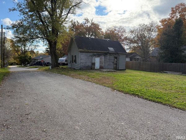 214 E Washington Street, Chandler, IN 47610
