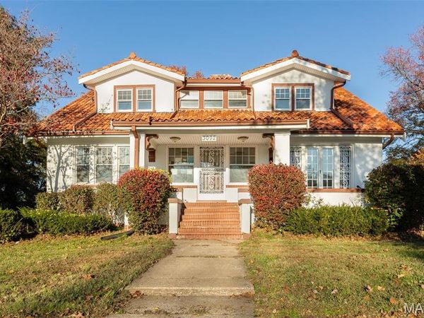 3092 Bellerive Drive, St Louis, MO 63121
