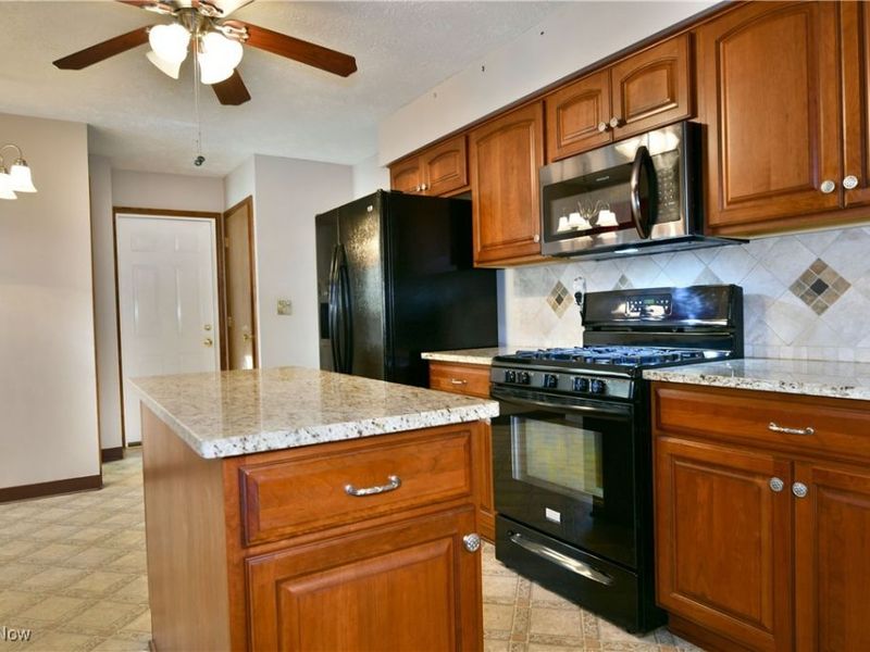 1760 Dumont Drive, Mineral Ridge, OH 44440 Photo 12