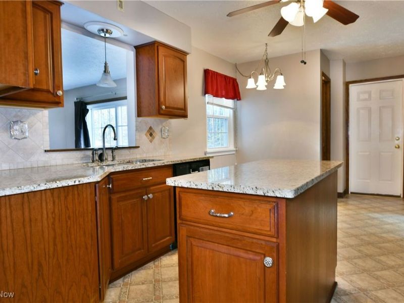 1760 Dumont Drive, Mineral Ridge, OH 44440 Photo 13