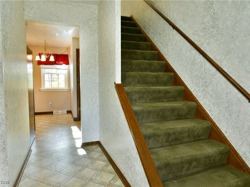 1760 Dumont Drive, Mineral Ridge, OH 44440 Photo 6