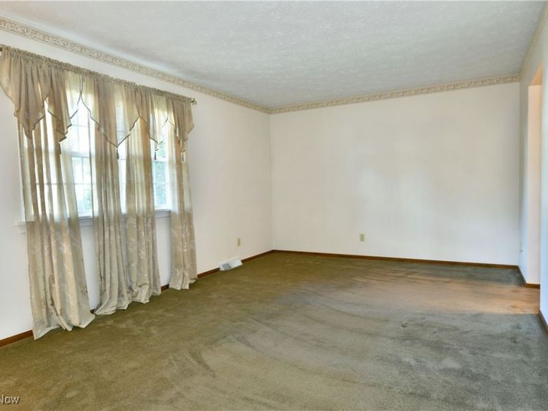 1760 Dumont Drive, Mineral Ridge, OH 44440 Photo 7