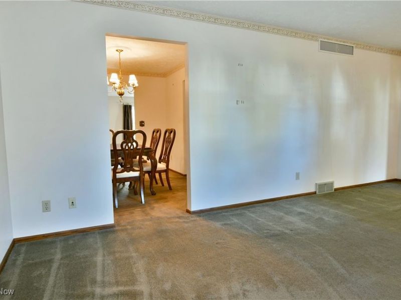 1760 Dumont Drive, Mineral Ridge, OH 44440 Photo 9