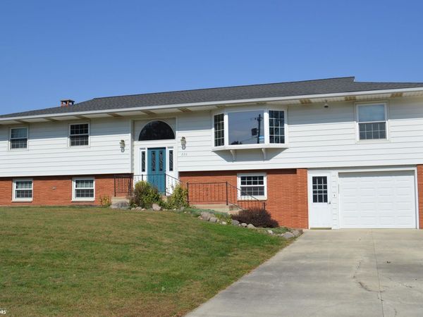 226 E 6th Street, Kanawha, IA 50447