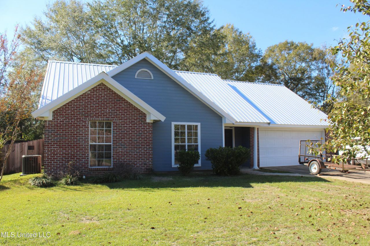 115 Dogwood Hill Drive, Florence, MS 39073 Main Photo