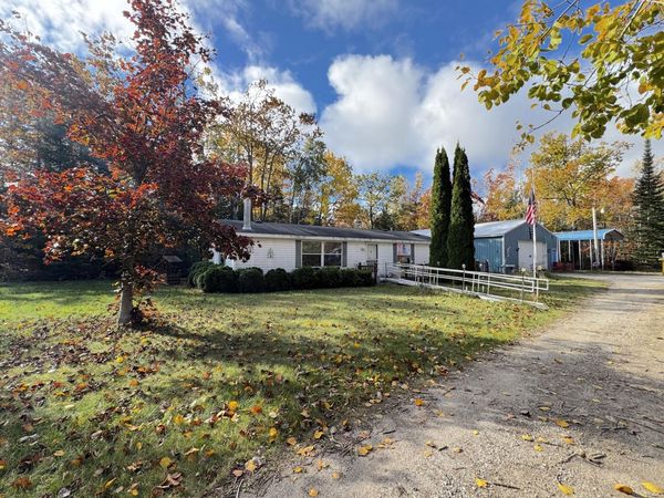 10285 Scanlon Drive, Cheboygan, MI 49721