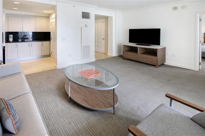 601 N Ft Lauderdale Bch Boulevard, Unit 915, Fort Lauderdale, FL 33304 Photo