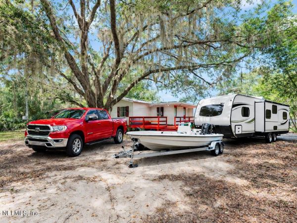 140 MORRIS LAKE Drive, Hawthorne, FL 32640