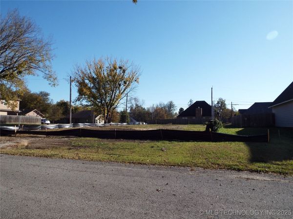 002 4th Street , Skiatook, OK 74070