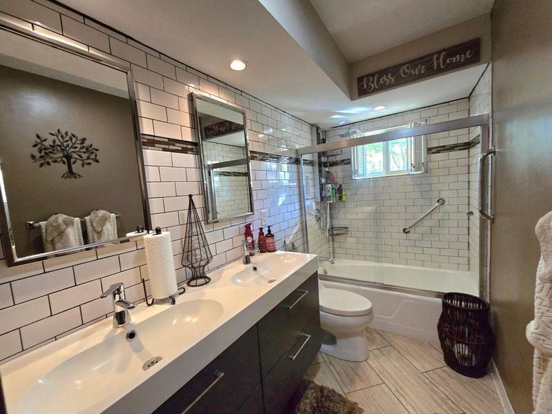 3715 Montclair Drive, Columbus, OH 43219 Photo 18