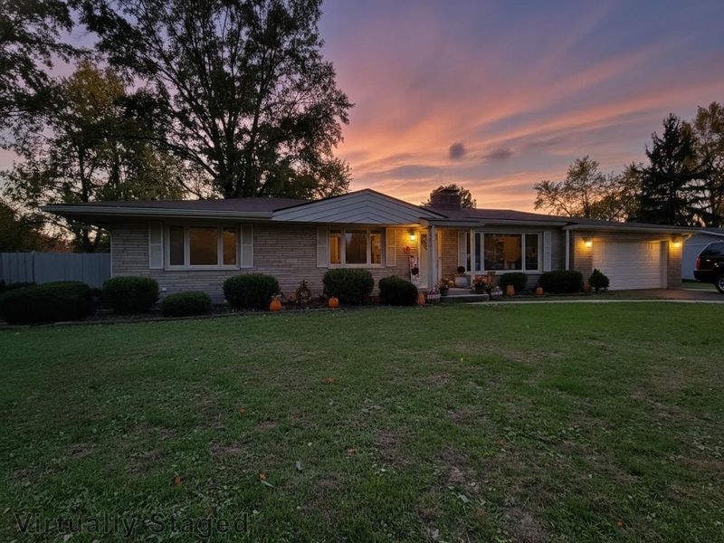 3715 Montclair Drive, Columbus, OH 43219 Photo 3