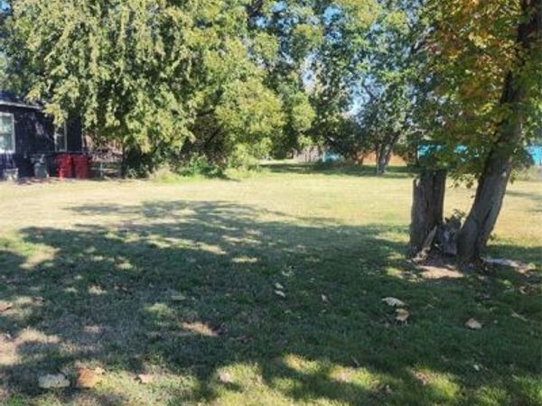 811 N East Street, Sherman, TX 75090
