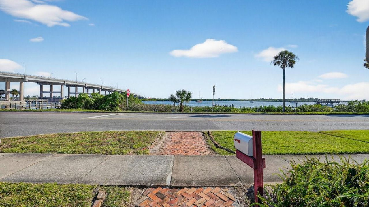 500 S Riverside Drive, New Smyrna Beach, FL 32168 Photo