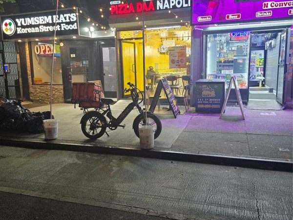 109 1st Avenue, New York (Manhattan), NY 10003