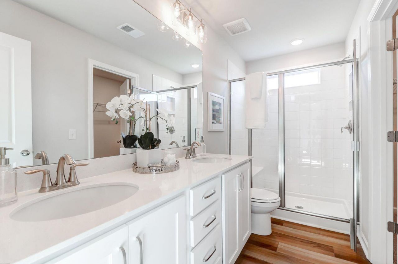 4037 Lemon Grass Lane Photo 11