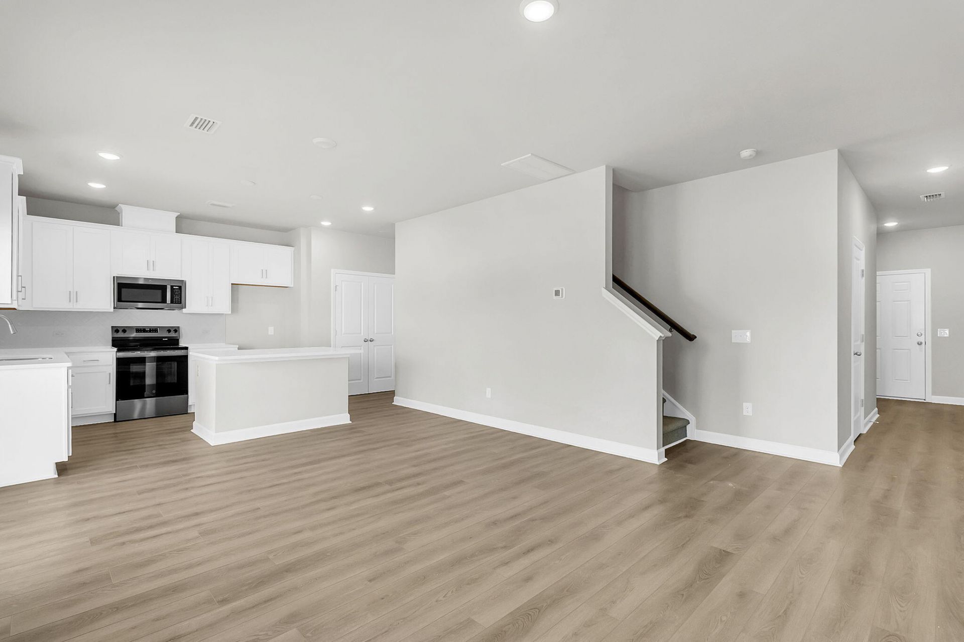 4037 Lemon Grass Lane Photo 5