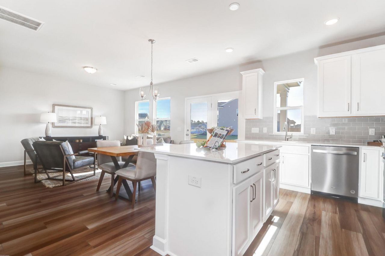 4037 Lemon Grass Lane Photo 8