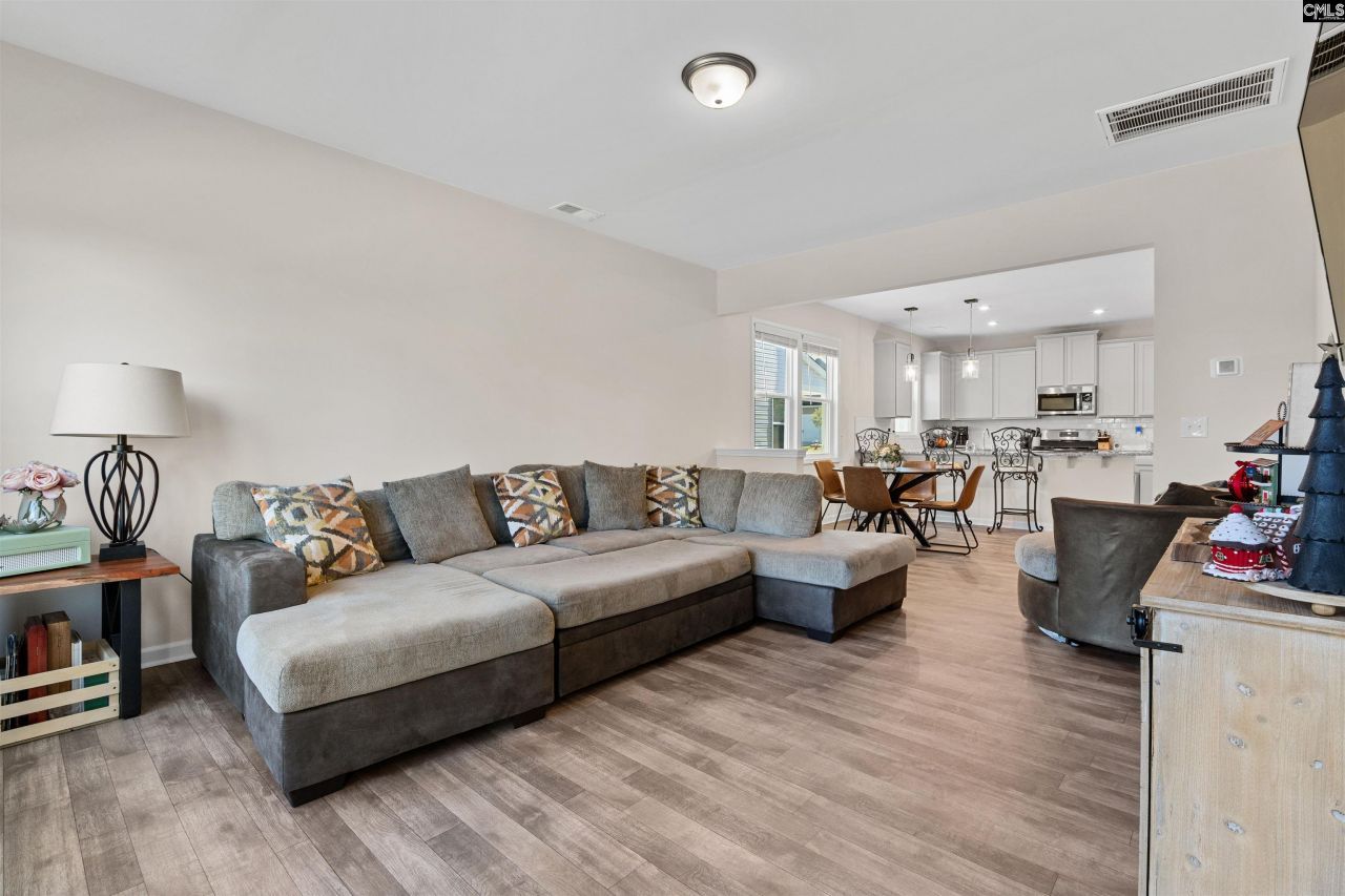 945 Woodcreek Farms Road Photo 11