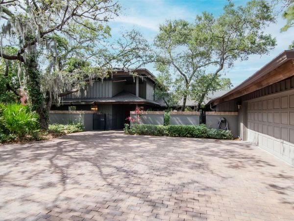 1296 WEYBRIDGE LANE, DUNEDIN, FL 34698