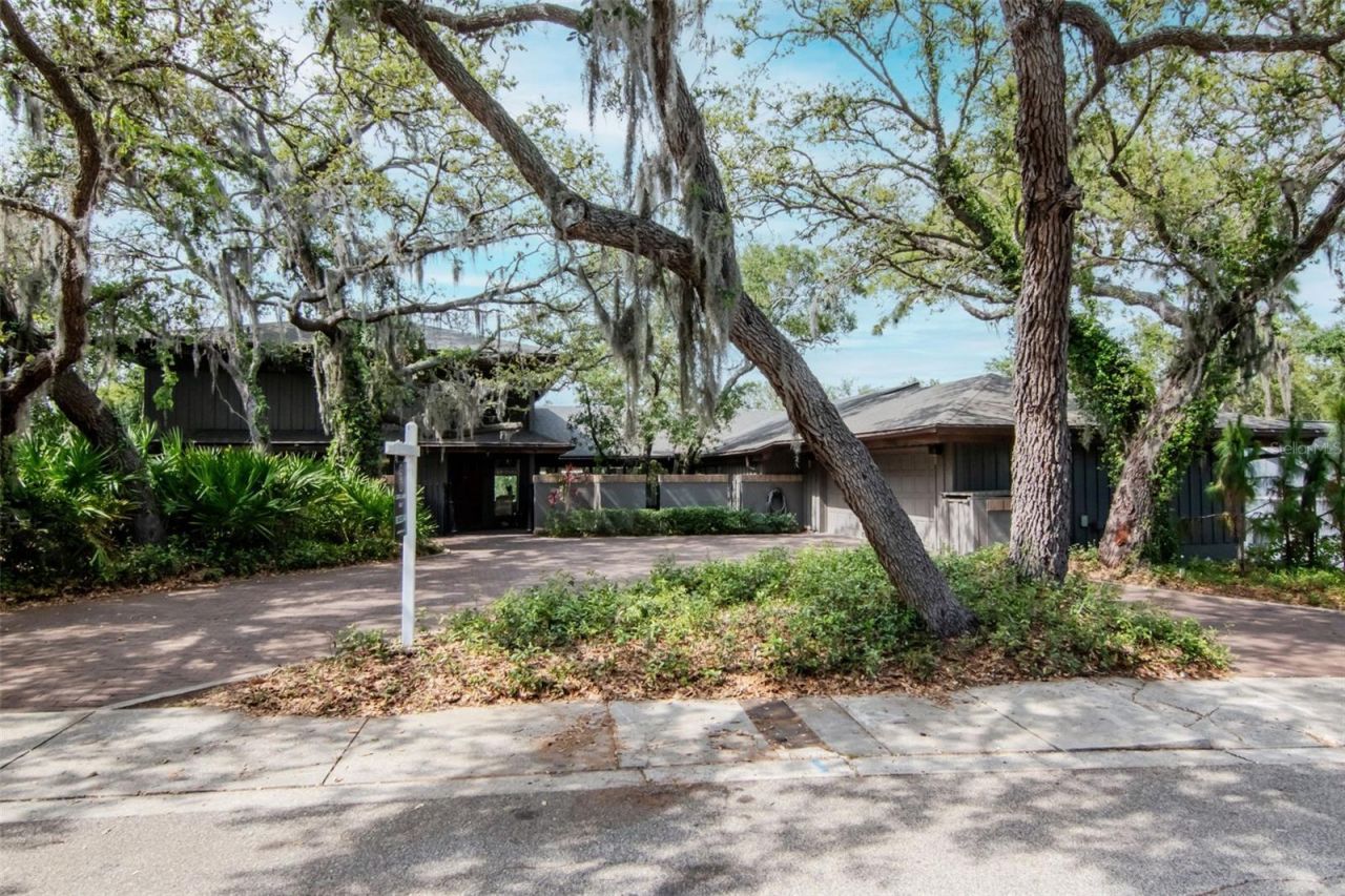 1296 Weybridge Lane, Dunedin, FL 34698 Photo