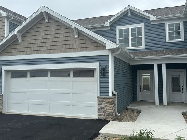 3164 S Bartells Dr Drive, Unit 202, Beloit, WI 53511