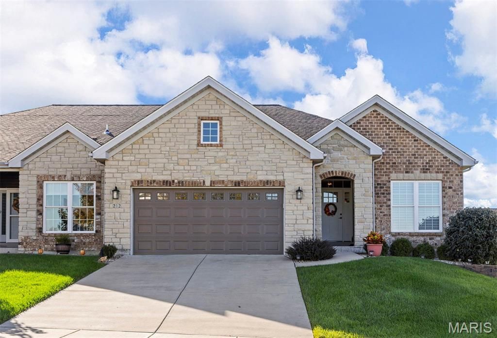 212 Colonial Crossing, Wentzville, MO 63385 Main Photo