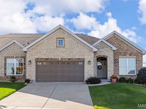 212 Colonial Crossing, Wentzville, MO 63385
