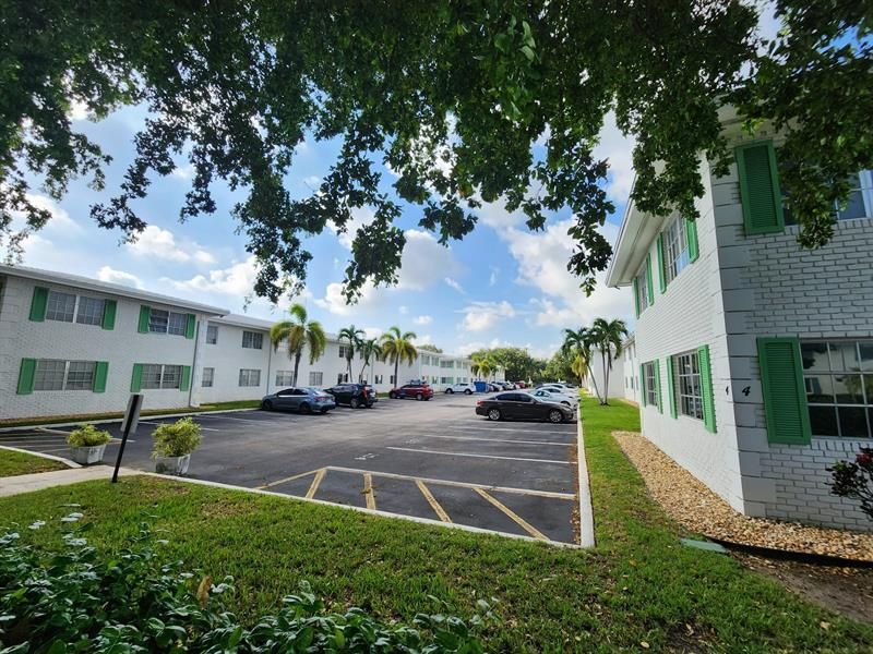 1821 NE 62nd St, Unit 431, Fort Lauderdale, FL 33308 Photo