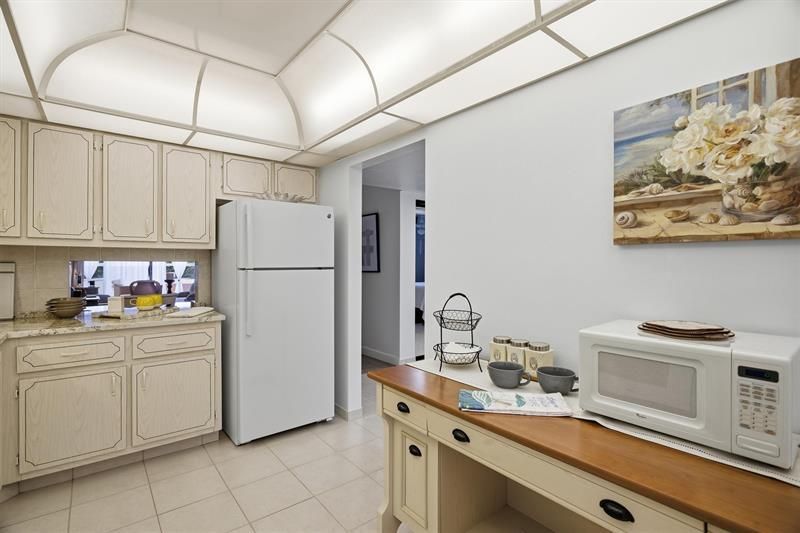 2991 NW 46 Avenue, Unit 410, Lauderdale Lakes, FL 33313 Photo