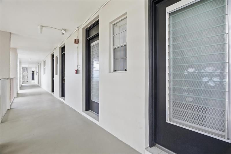 2991 NW 46 Avenue, Unit 410, Lauderdale Lakes, FL 33313 Photo