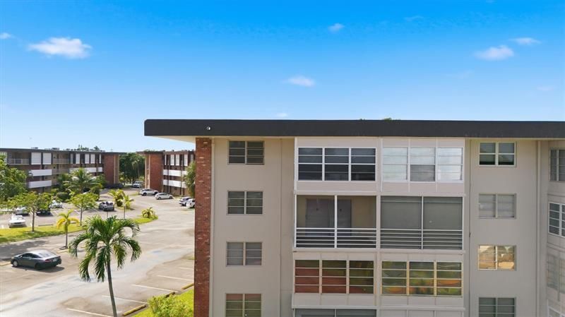 2991 NW 46 Avenue, Unit 410, Lauderdale Lakes, FL 33313 Photo