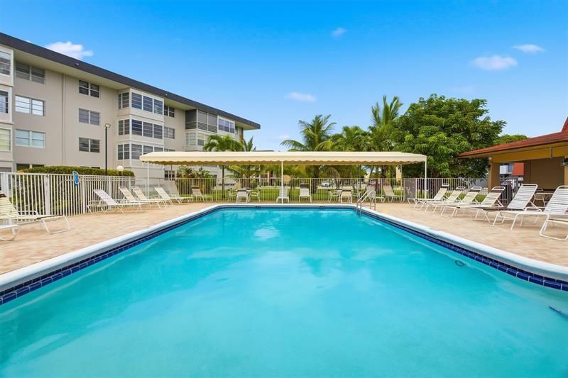 2991 NW 46 Avenue, Unit 410, Lauderdale Lakes, FL 33313 Photo