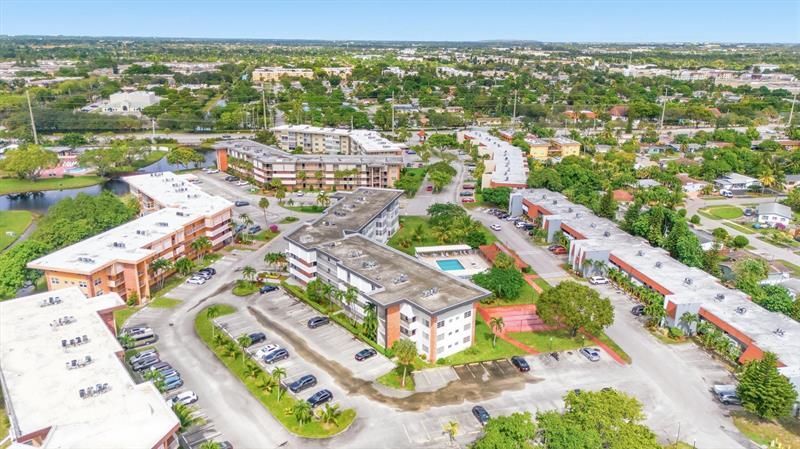 2991 NW 46 Avenue, Unit 410, Lauderdale Lakes, FL 33313 Photo