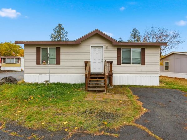 840 W 1st St, Cheney, WA 99004