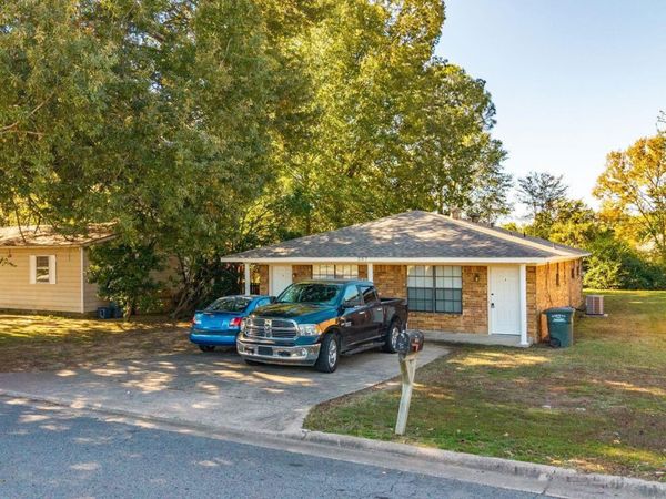 207 S Center, Conway, AR 72034