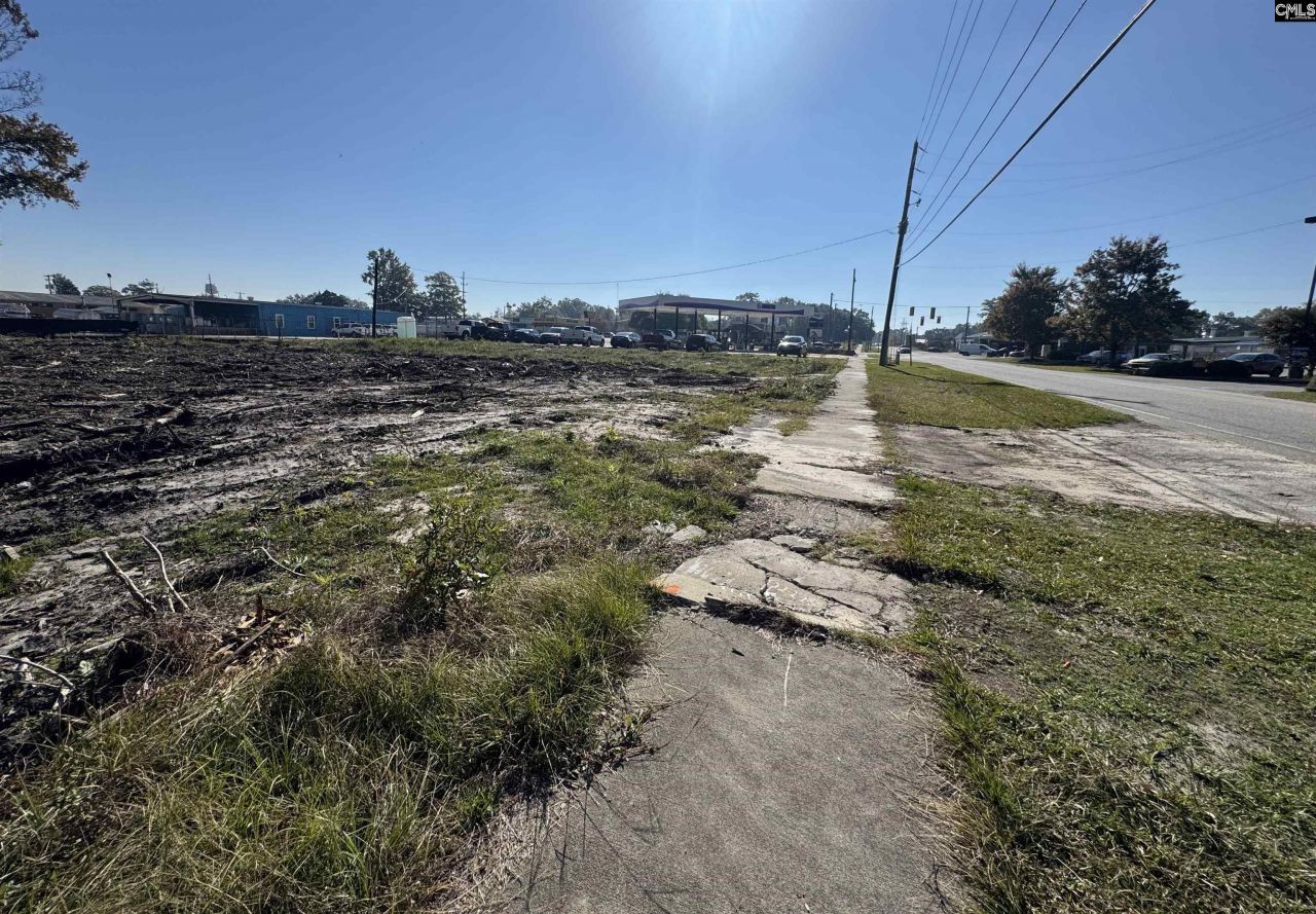 208 Mitchell Street Photo 4